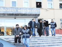 Kiralık otoları satarken yakalandılar